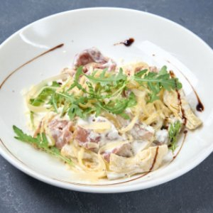 Паста с цыпленком, прошутто и артишоками, Пицца Темпо - Солигорск