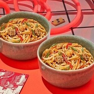 Комбо Лапша с курицей терияки 2 порции, Чайка · Суши