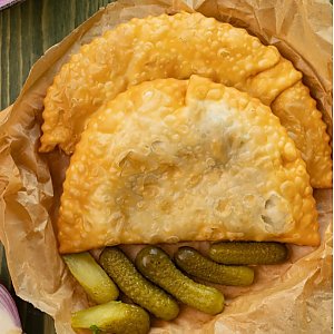 Чебурек с картофелем и грибами, Чебуреки на Ткацкой