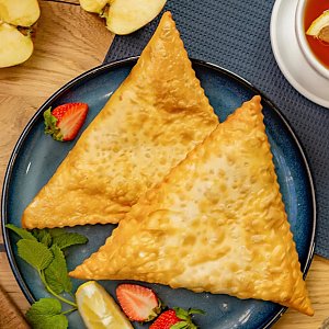 Чебурек с яблоком, Чебуреки на Ткацкой