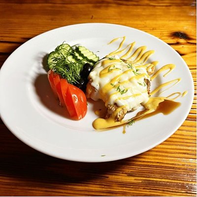 Заказать Стейк из свинины под сыром с грибами, Bar Joker