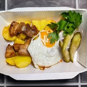 Картофель запечённый со шкварками, яйцом и соленым огурцом, Быстрая Трапеза