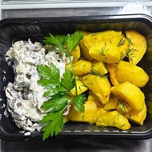 Картофель запеченный с печенью в соусе, Быстрая Трапеза