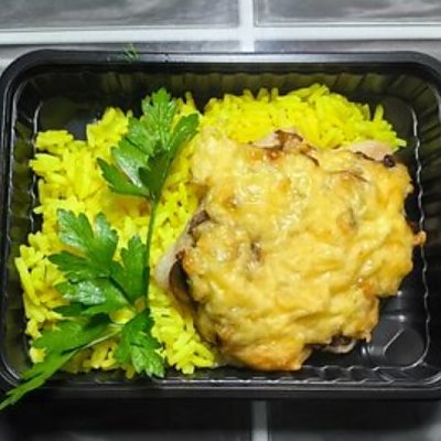 Заказать Свинина, запеченная с грибами и рисом, Быстрая Трапеза