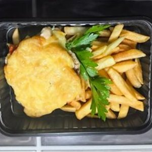 Филе, запеченное с томатом и картофелем фри, Быстрая Трапеза
