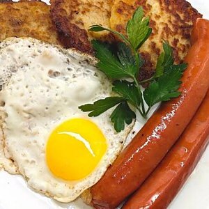 Драники с варшавской колбаской и яйцом, Быстрая Трапеза