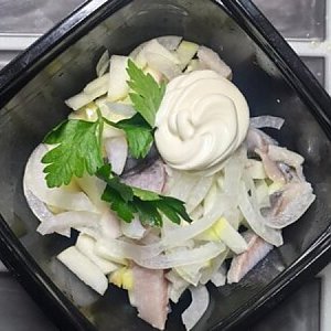 Салат из сельди с яблоком, Быстрая Трапеза