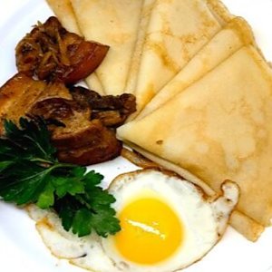 Блинчики со шкварками и яйцом, Быстрая Трапеза