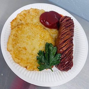 Драники с колбаской‑гриль, КартофАня