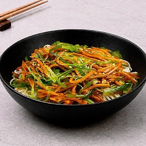 Салат с фунчозой и чукой, Тунец - Полоцк