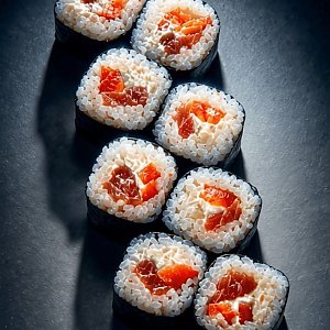 Ролл Туна Маки, Море Суши