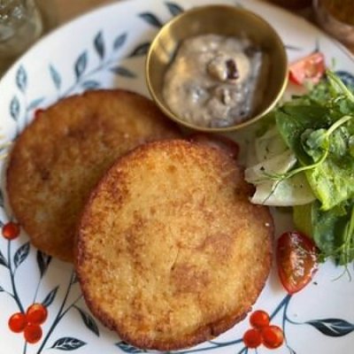 Заказать Колдуны с мясом и грибным соусом, Кафе Счастье