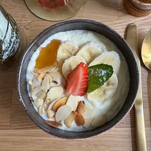 Пшенная каша с тыквой, бананом, миндалём и мёдом, Кафе Счастье