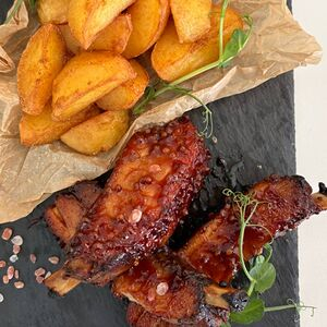 Ребра с картофельными дольками и соусом BBQ, Гусси Гусси