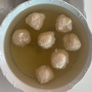 Куриный бульончик с фрикадельками, Гусси Гусси