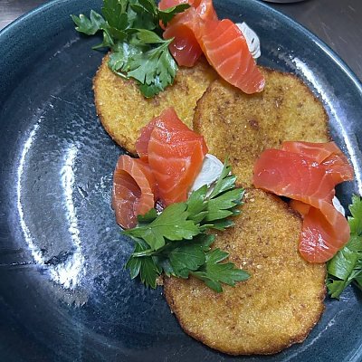 Заказать Драники с слабосолёным лососем, 7 Пятниц