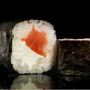 Маки с лососем и сыром, Fusion Food