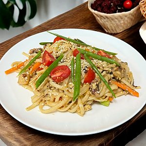 WOK Лапша с курицей, Фудкорт Veranda