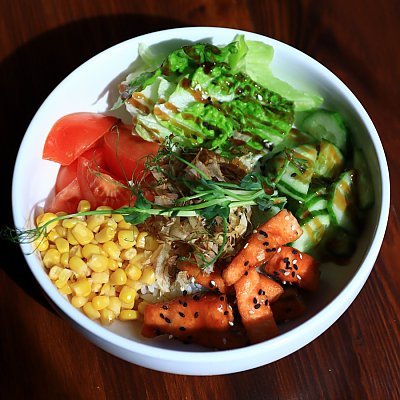 Заказать Поке с жареным лососем, Фудкорт Veranda