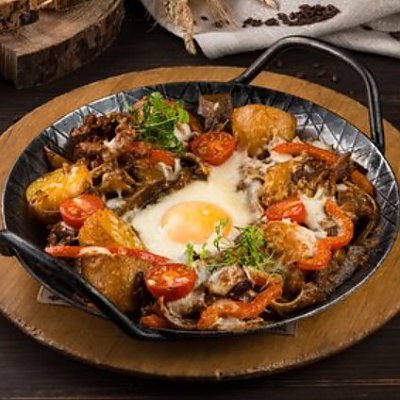 Заказать Сковородка с языком, ушами и жареным яйцом, Друзья