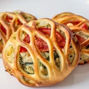 Мини-пирог с курицей, шпинатом и помидорами, Штрудель