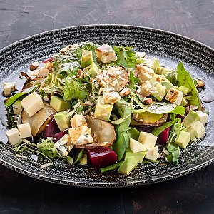 Овощной салат с грушей и сыром Дор Блю, CAFE GARAGE - Гомель