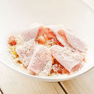 Итальянский салат с ветчиной и сыром Пармезан, CAFE GARAGE - Витебск