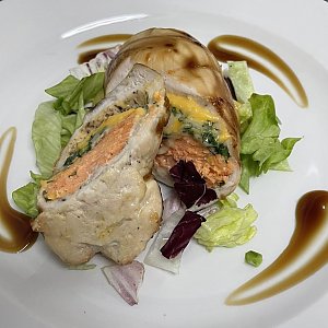 Куриное филе с лососем в сливочном соусе, Папараць Кветка