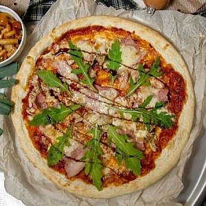 Пицца Римская с рукколой, Pesto Cafe
