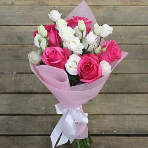 Букет малиновых роз и эустом, ANIROSES