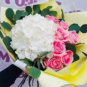Букет из нежных роз с гортензией, Buketti