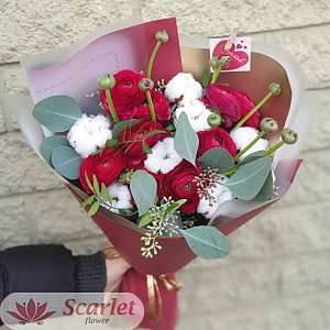 Букет из красных ранункулюсов, Scarlet Flower