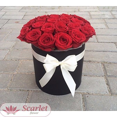 Заказать Цилиндр 35 красных роз №2, Scarlet Flower
