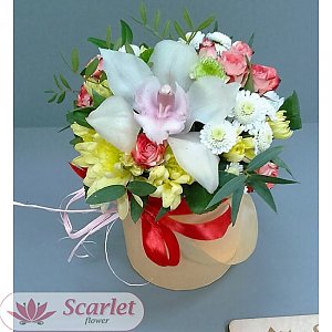 Шляпная коробка с орхидеей, Scarlet Flower