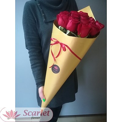 Заказать Розы в конусе (15шт), Scarlet Flower
