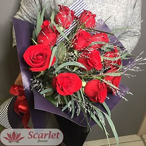 Букет розы с эвкалиптом (11шт), Scarlet Flower