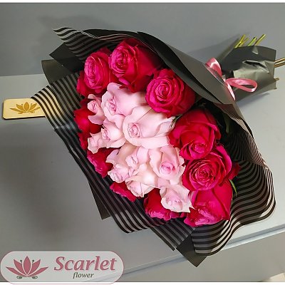 Заказать Букет розовые розы в упаковке (21шт), Scarlet Flower