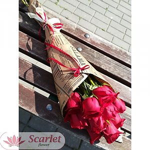 Букет розы в кульке (11шт), Scarlet Flower
