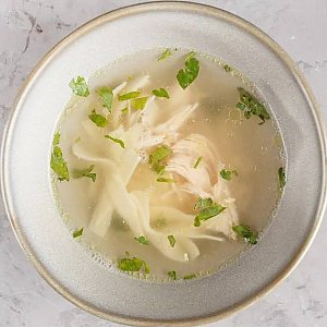 Бульон с разварной курицей, лапшой и перепелиным яйцом, Terra - Минск