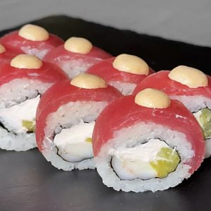 Ролл с тунцом, креветкой и такуаном, Terra - Минск