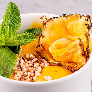 Мороженое с соусом из свежего манго, Terra - Минск
