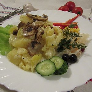 Картопля томленая на молоке с жареным луком и грибами, Трактир Подкова