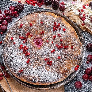 Пирог с творогом и ягодами (1300г), ОкПирог