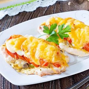Филе с помидором и сыром, Бар Угловой - Обеды