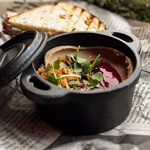 Паштет из куриной печени с пряным конфитюром из лесной малины, Литвины - Минск
