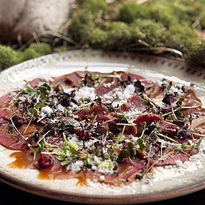 Карпаччо из фермерской говядины с полесcкими боровиками, Литвины - Минск