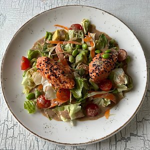 Овощи со спайси тунцом и ореховым соусом, Прованс
