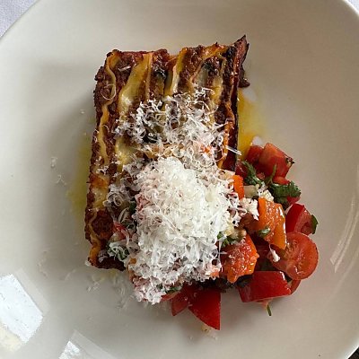Заказать Лазанья с баклажаном и овощным салатом, Прованс
