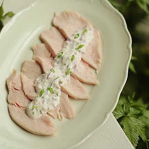 Карпаччо из индейки с соусом ремулад, Прованс