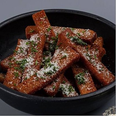 Заказать Фирменные гренки с чесноком и сыром, Каролин